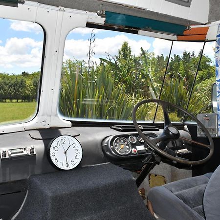Evi The School Bus At Oromahoe Downs Farm Puketona Экстерьер фото